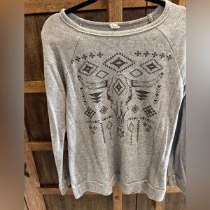 liberty Gray Crewneck Sweater with Southwestern Skull Graphic